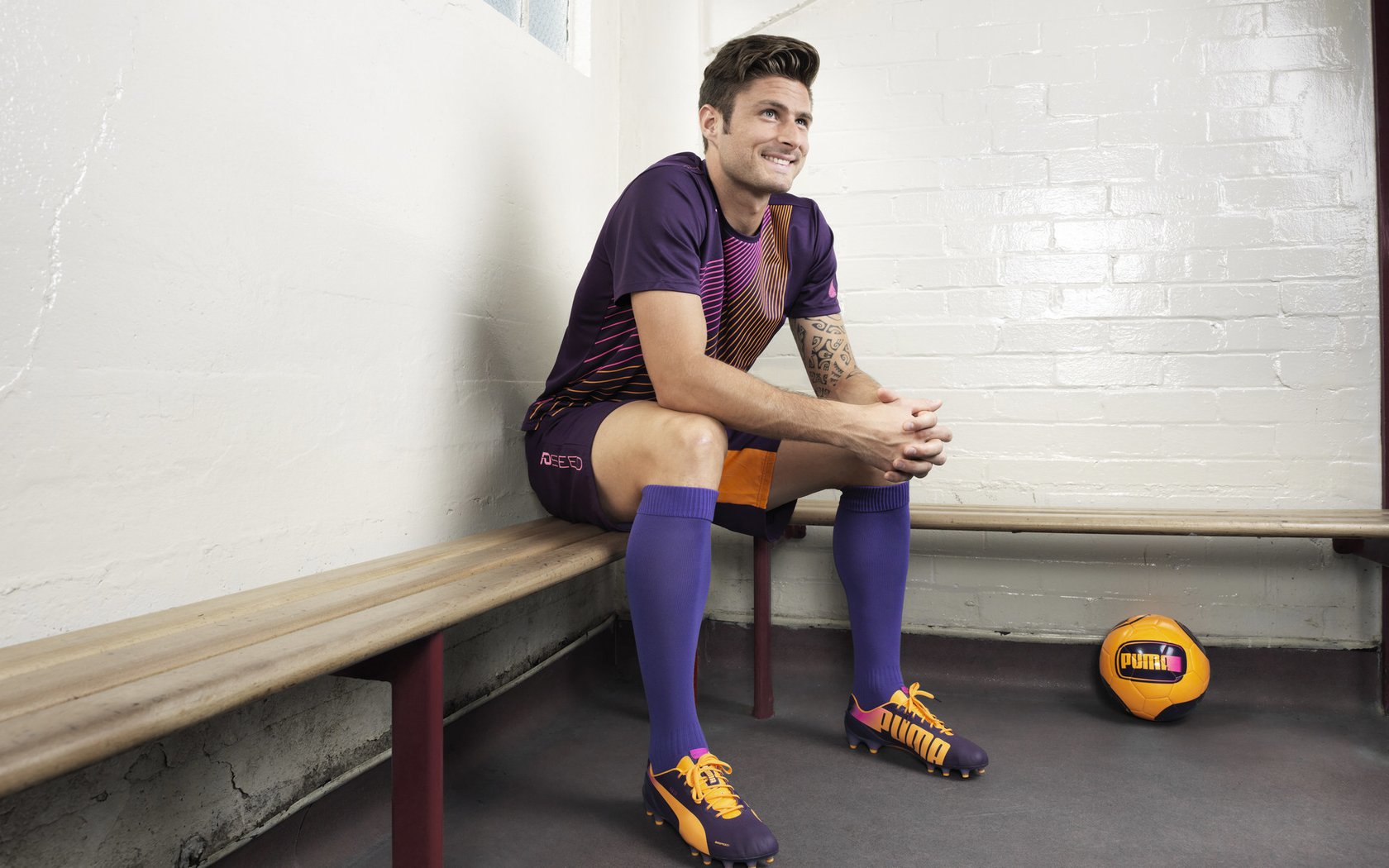 曼城继续领跑欧冠，福登与哈兰德组成最强锋线，哈登弗里曼